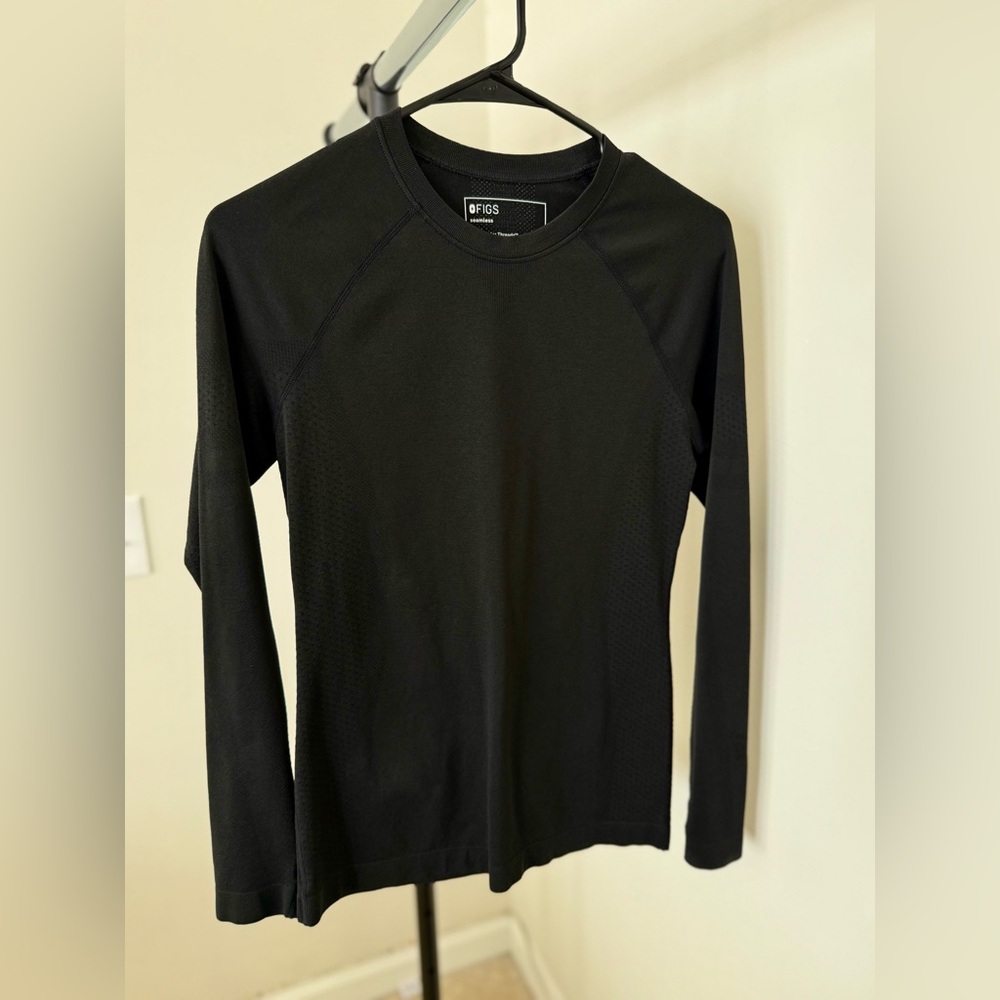 Figs Scrubs- Salta Seamless Longsleeve Underscrub Top (size small)